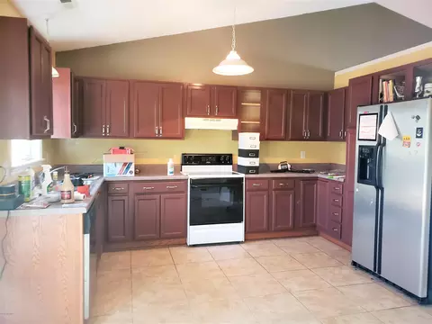 406 Cherry Ct, Richlands, NC 28574 photo 4