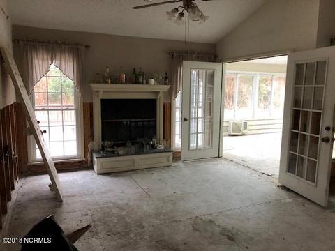 911 Shipyard Pt, New Bern, NC 28560 photo 3