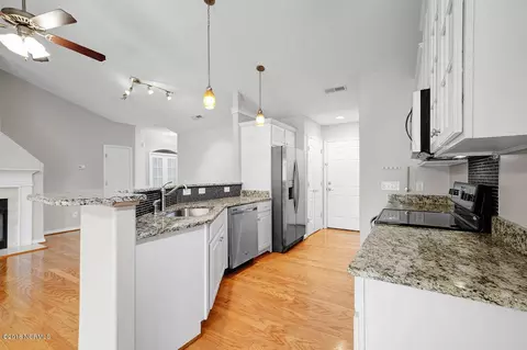 304 Azalea Dr, Hampstead, NC 28443 photo 12
