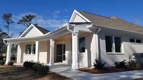 303 Crown Pointe Dr, Hampstead, NC 28443 photo 5