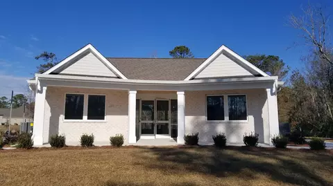 303 Crown Pointe Dr, Hampstead, NC 28443 photo 1