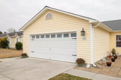122 Fodder Dr, Hubert, NC 28539 photo 2