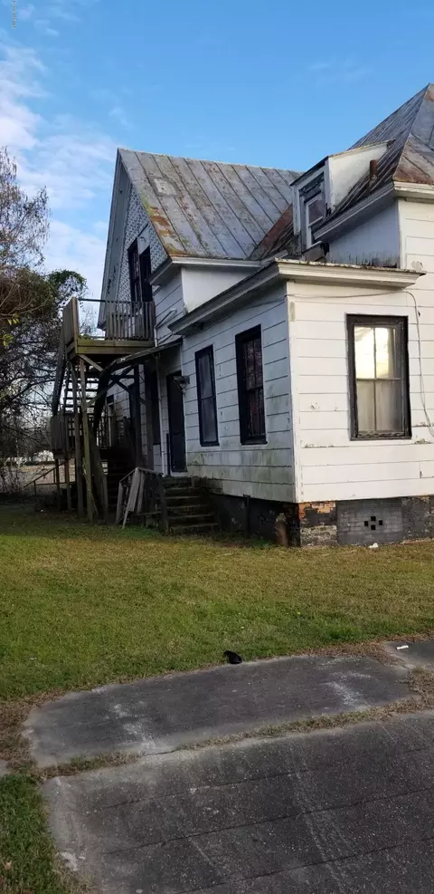 700 E Gordon St, Kinston, NC 28501 photo 7