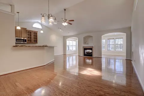 600 Azalea Dr, Hampstead, NC 28443 photo 2