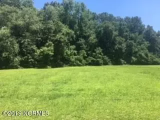 117 E Circle Dr, Hamilton, NC 27840 photo 2
