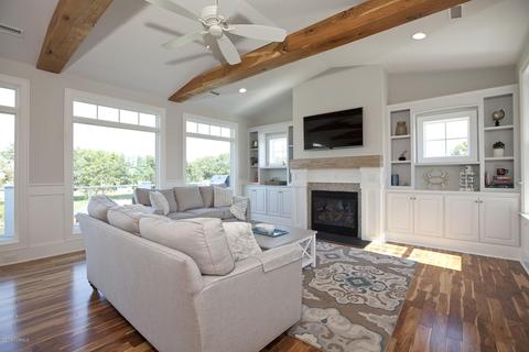 107 Anna Ct, Hampstead, NC 28443 photo 9