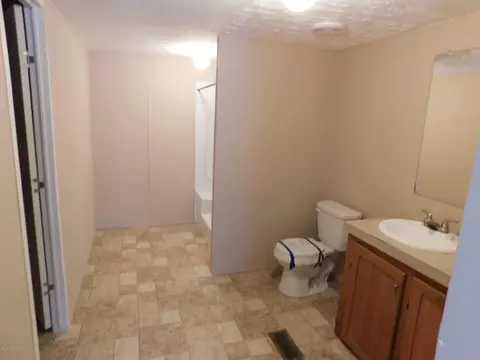 355 Can Dr, Maxton, NC 28364 photo 4