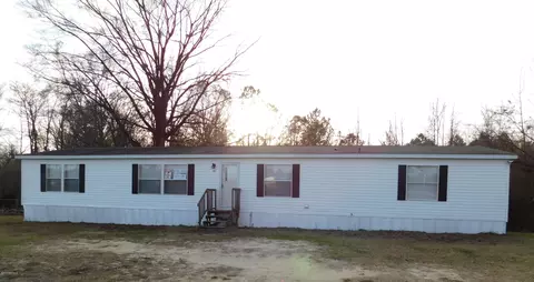 355 Can Dr, Maxton, NC 28364 photo 1