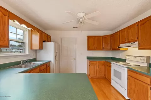 103 Avon Dr, Hubert, NC 28539 photo 9