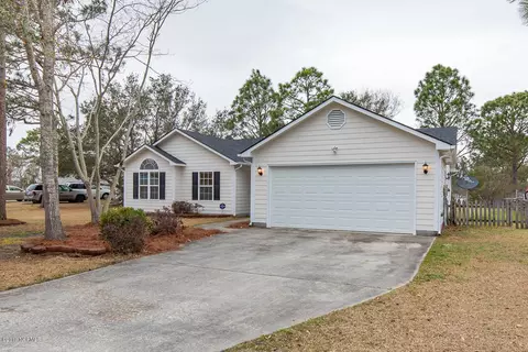 103 Avon Dr, Hubert, NC 28539 photo 1