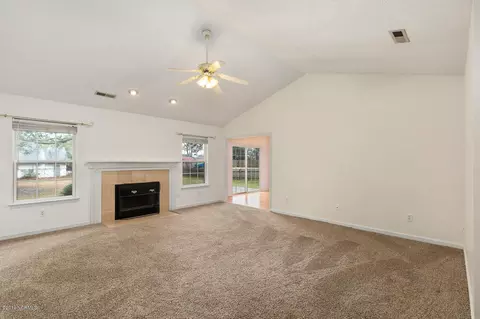103 Avon Dr, Hubert, NC 28539 photo 4