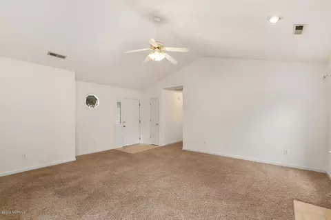 103 Avon Dr, Hubert, NC 28539 photo 5
