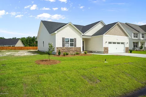 691 Aria Ln, Hubert, NC 28539 photo 2