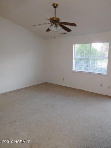 307 Cinnamon Dr, Hubert, NC 28539 photo 4