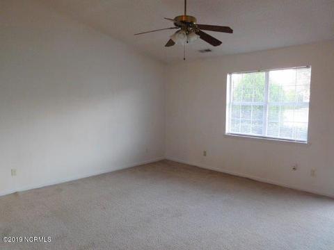 307 Cinnamon Dr, Hubert, NC 28539 photo 3
