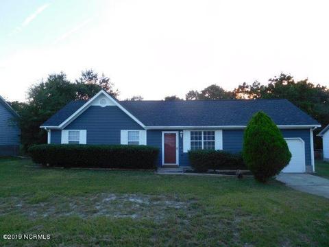 307 Cinnamon Dr, Hubert, NC 28539 photo 1