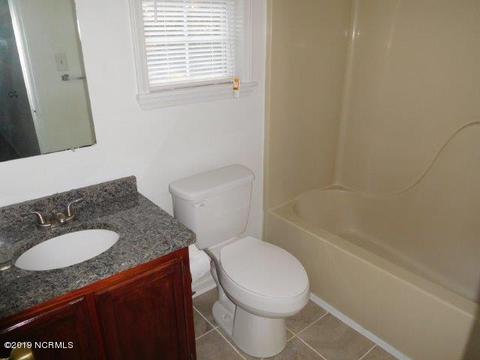 307 Cinnamon Dr, Hubert, NC 28539 photo 10