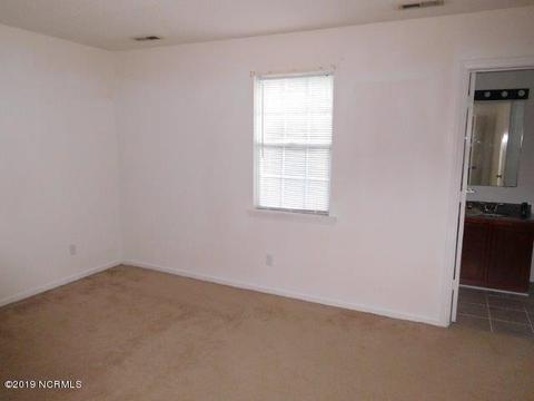 307 Cinnamon Dr, Hubert, NC 28539 photo 9