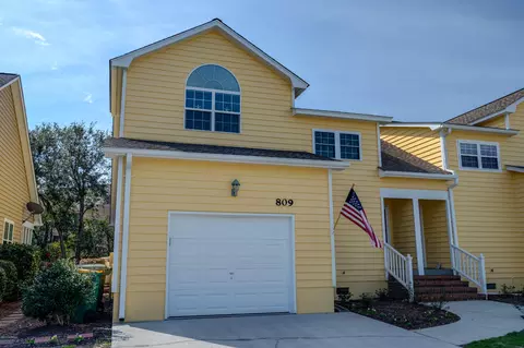 809 Sloop Pointe Ln, Kure Beach, NC 28449 photo 2