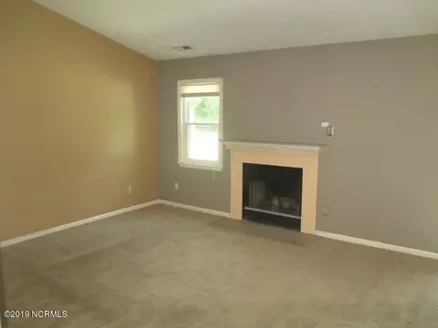 110 Pine Needle Dr, Hubert, NC 28539 photo 4