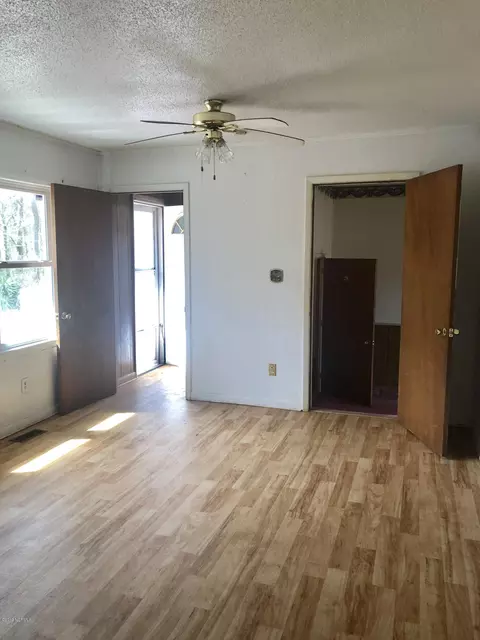633 Cornwallis Rd, Teachey, NC 28464 photo 3