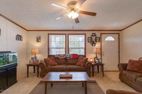 413 Davis Rd, Richlands, NC 28574 photo 4