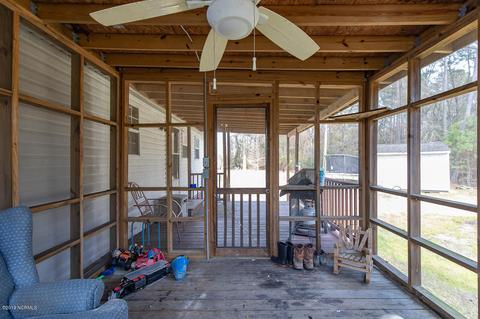 413 Davis Rd, Richlands, NC 28574 photo 16