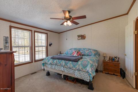 413 Davis Rd, Richlands, NC 28574 photo 9