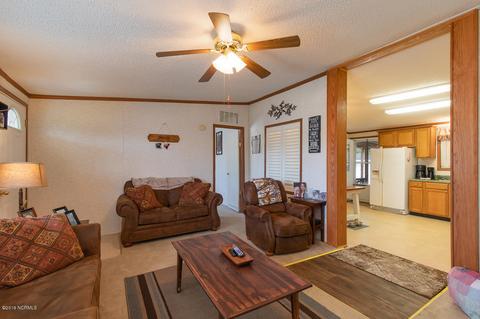 413 Davis Rd, Richlands, NC 28574 photo 5