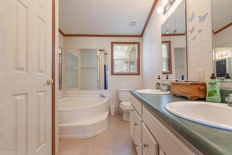 413 Davis Rd, Richlands, NC 28574 photo 10