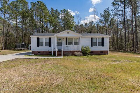 413 Davis Rd, Richlands, NC 28574 photo 2