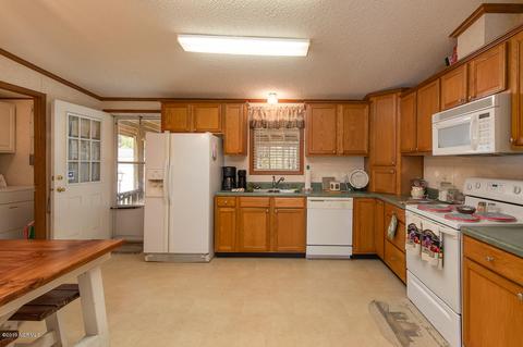 413 Davis Rd, Richlands, NC 28574 photo 6