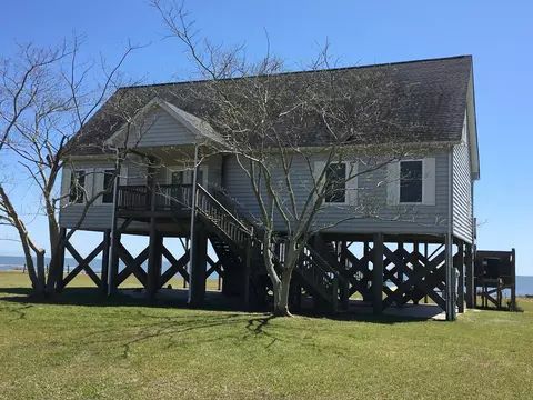 496 Seashore Dr, Atlantic, NC 28511 photo 2