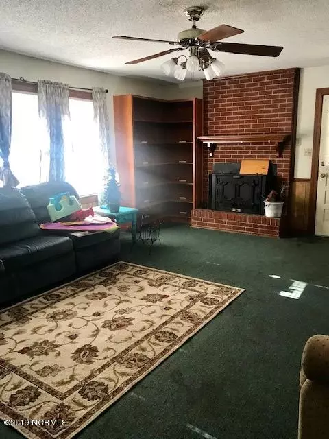 102 N West St, Dover, NC 28526 photo 5