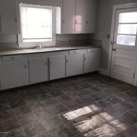 360 E 3rd St, Ayden, NC 28513 photo 11