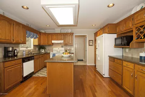 646 Sawgrass Rd, Hampstead, NC 28443 photo 10