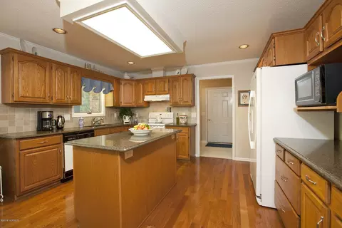 646 Sawgrass Rd, Hampstead, NC 28443 photo 8