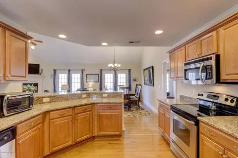 62 Thornton Dr, Hampstead, NC 28443 photo 12