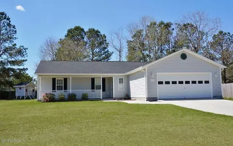 133 Fodder Dr, Hubert, NC 28539 photo 1