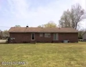215 Winnifred St, Faison, NC 28341 photo 2