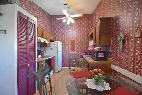 303 Meadowinds Dr, New Bern, NC 28560 photo 3