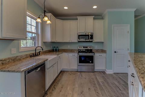 106 Lands End Ct, Hampstead, NC 28443 photo 7