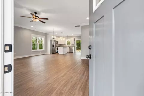 204 Bangor Ct, Hubert, NC 28539 photo 3