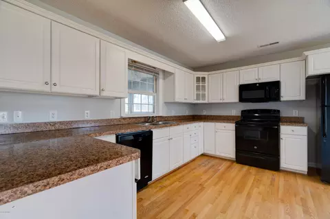 104 Bellowing Doe Rd, Hampstead, NC 28443 photo 8