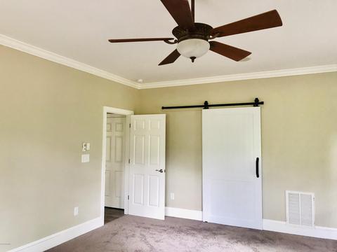 198 Cedar Point Dr, Wallace, NC 28466 photo 9