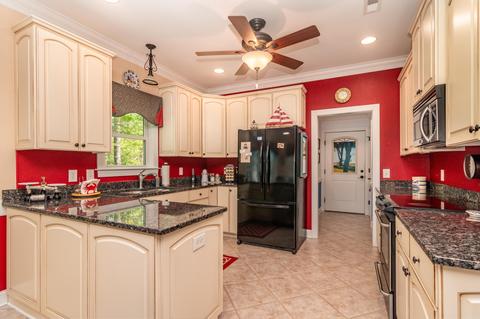 74 Hannah Dr, Chocowinity, NC 27817 photo 4