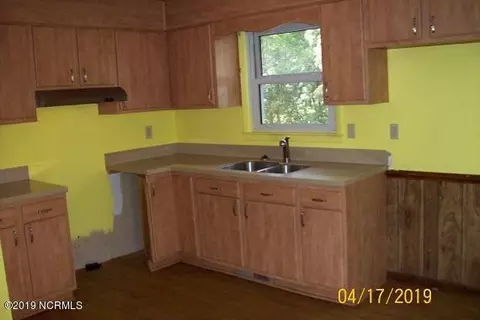 786 Prosperity Dr, Wallace, NC 28466 photo 9