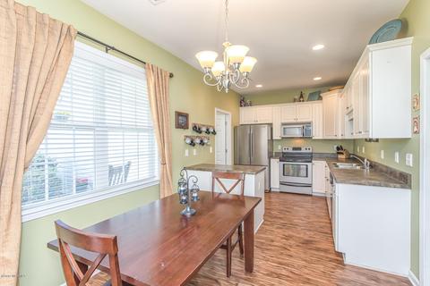 89 Edward Teach Ct, Hampstead, NC 28443 photo 4