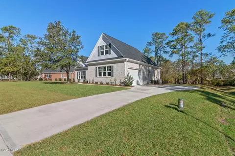 167 Crown Pointe Dr, Hampstead, NC 28443 photo 2