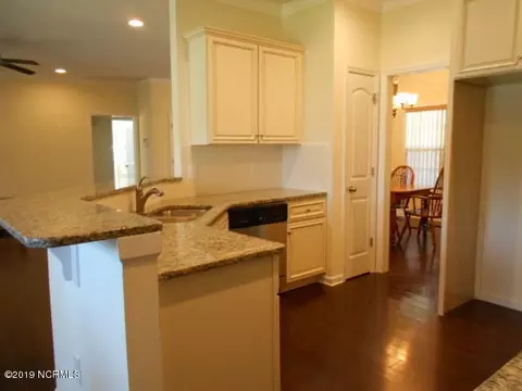 403 Lakeview Dr, Hampstead, NC 28443 photo 8